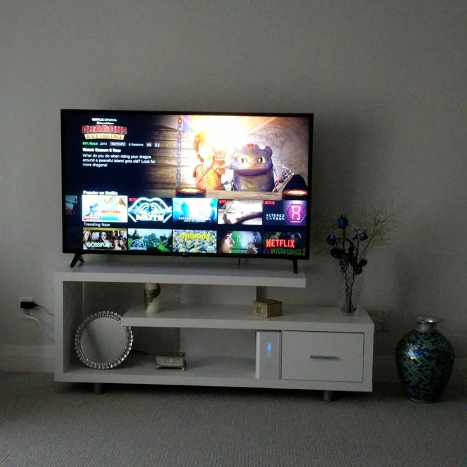 【Furniture】Beesley TV Stand for TVs up to 70