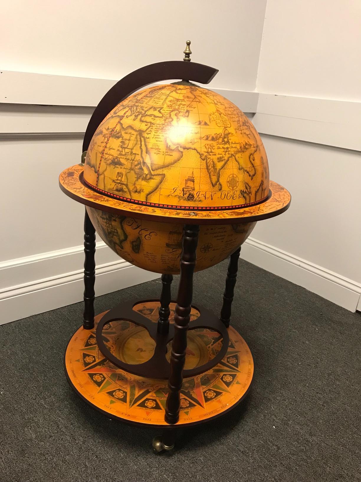 【Furniture】Design Toscano Sixteenth-Century Italian Replica Globe Bar Cart Cabinet on Wheels, 38